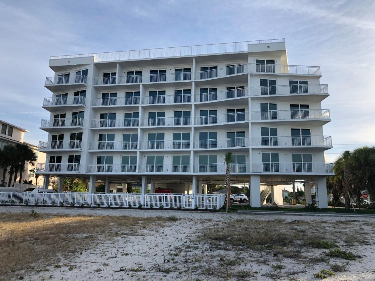 Provident Oceana Beachfront Suites 圣徒皮特海滩 外观 照片