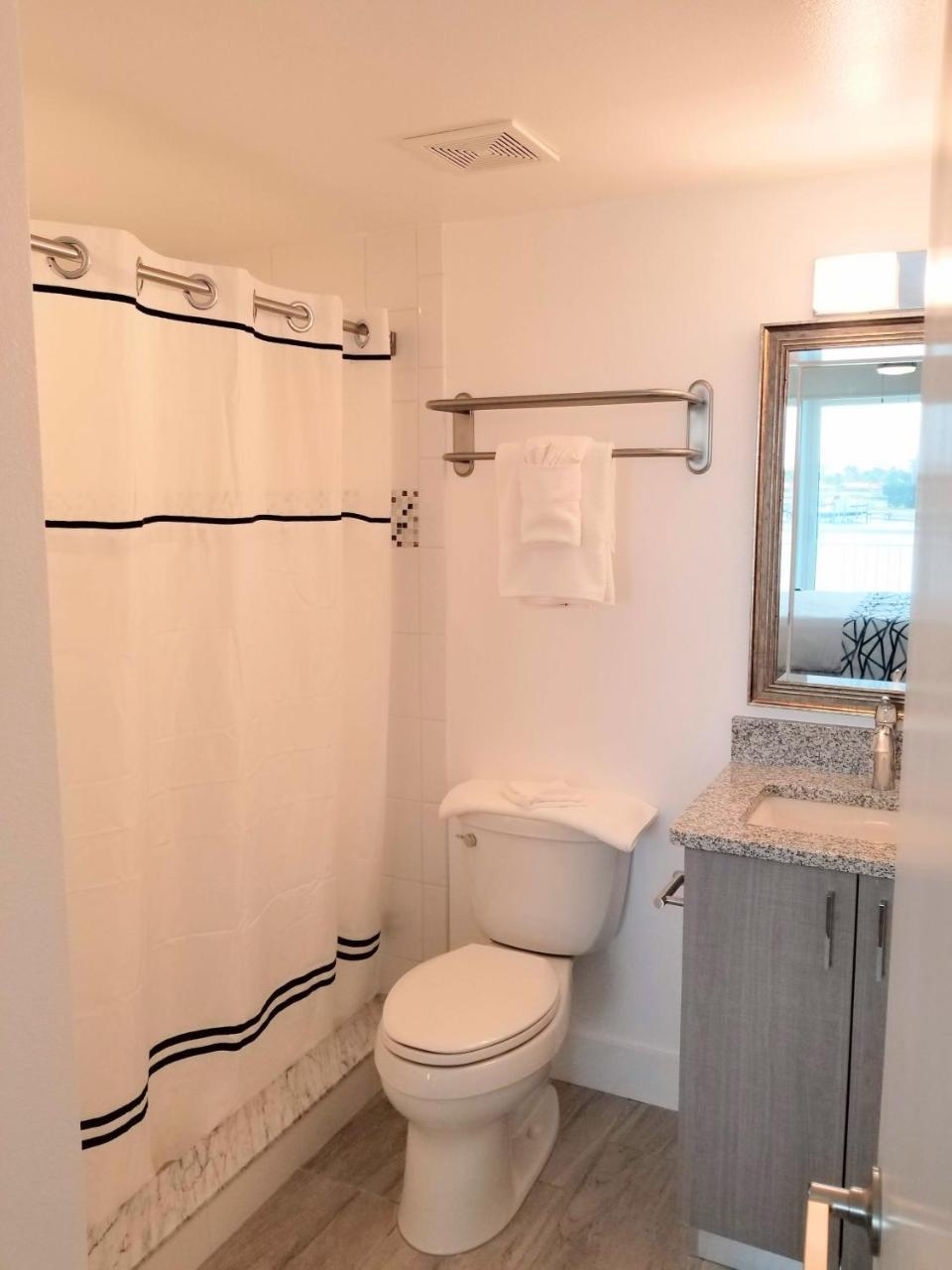 Provident Oceana Beachfront Suites 圣徒皮特海滩 外观 照片