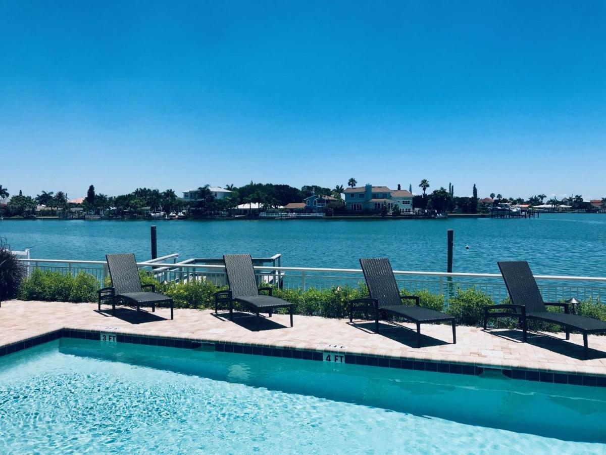 Provident Oceana Beachfront Suites 圣徒皮特海滩 外观 照片