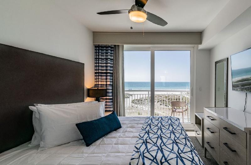 Provident Oceana Beachfront Suites 圣徒皮特海滩 外观 照片
